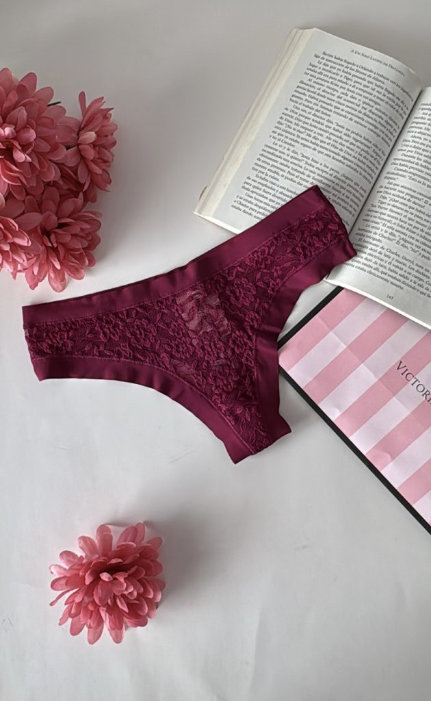 Tanga de Encaje Floral Burgund